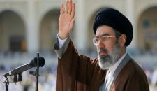 في بيان بمناسبة يوم الجيش.. قائد الثورة الإسلامية: جيشنا الشجاع على أهبة الاستعداد لتذيق الأعداء مرارة هزائم جديدة